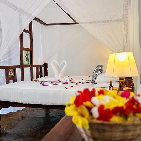 Jacaranda Beach Resort วาตามู ภายนอก รูปภาพ