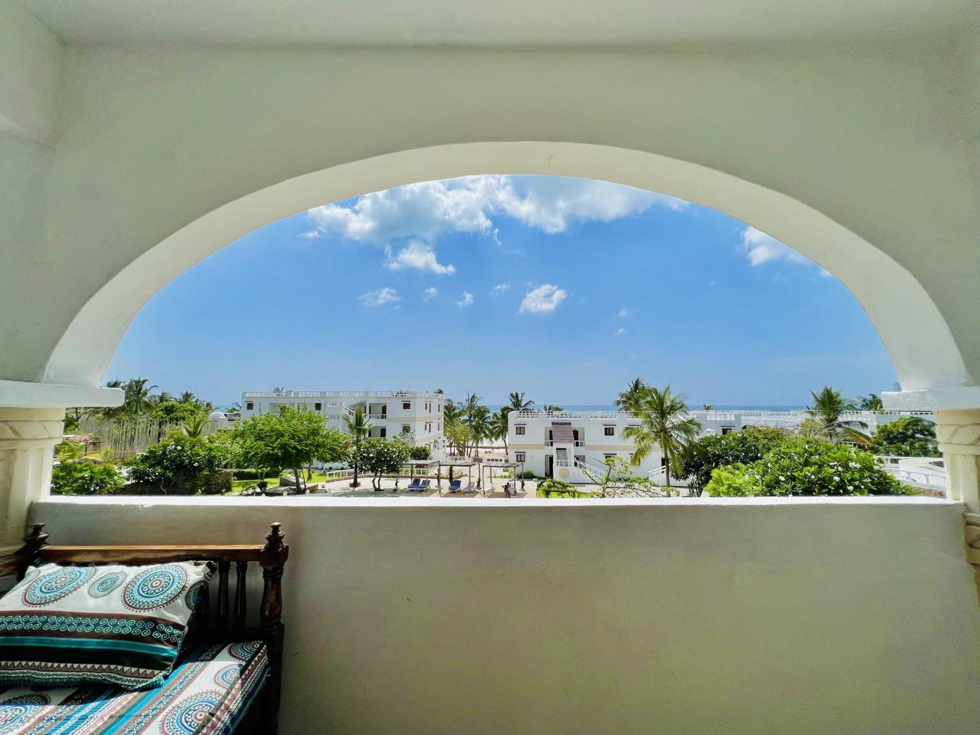Jacaranda Beach Resort วาตามู ภายนอก รูปภาพ